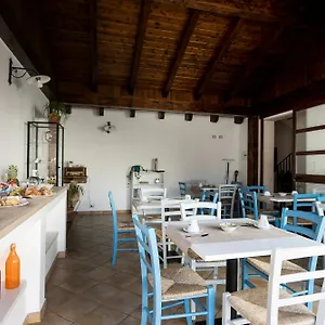 3* Couette-café Cabrera House
